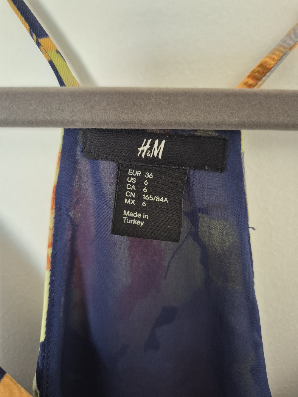 H&M Navy Floral V-Neck Cami Top - Picture 3 of 4